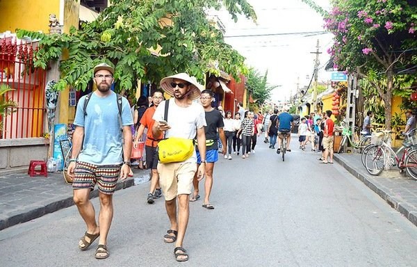 Các doanh nghiệp du lịch kiến nghị Thủ tướng mở cửa đón khách quốc tế từ tháng 2