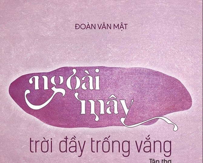 “Ngoài mây trời đầy trống vắng”: Những nhỏ nhoi tráng lệ