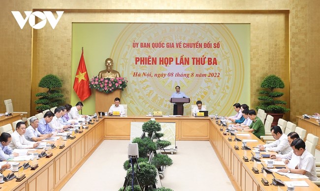Chuyển đổi số phải tạo thuận lợi cho người dân, doanh nghiệp