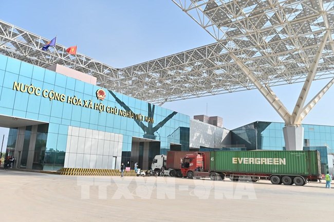 Từ ngày mai 30/1 sẽ dừng dịch vụ xe trung chuyển tại cửa khẩu quốc tế Móng Cái tỉnh Quảng Ninh
