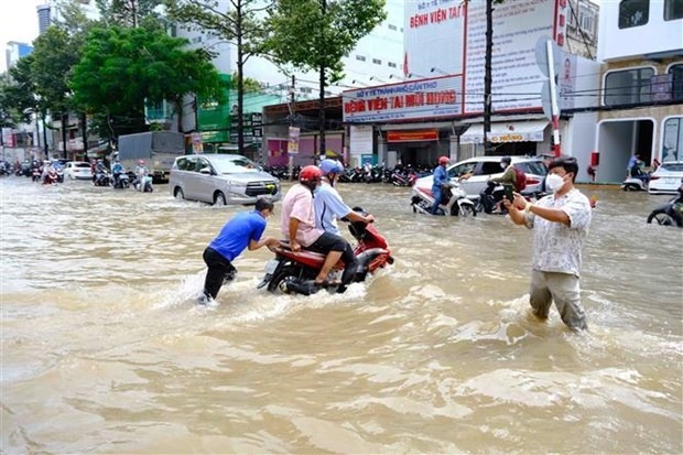 Triều cường ở Cần Thơ bất ngờ vượt báo động III sớm hơn dự báo, ngang đỉnh triều cách đây 2 tuần