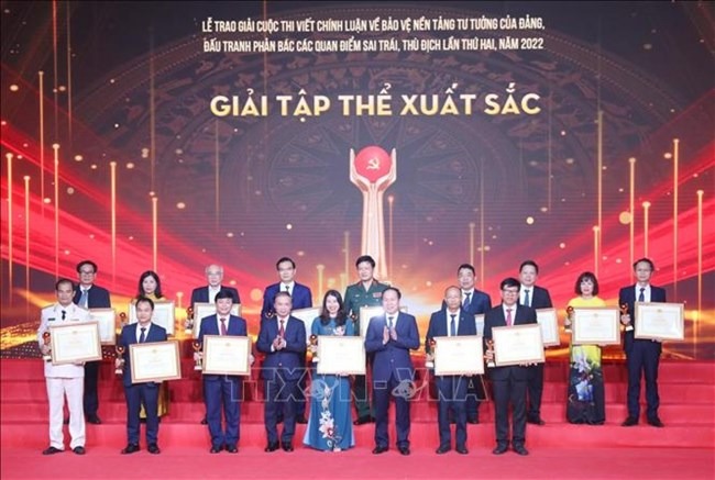  Trao giải Cuộc thi viết chính luận về bảo vệ nền tảng tư tưởng của Đảng, đấu tranh phản bác các quan điểm sai trái, thù địch lần thứ 2