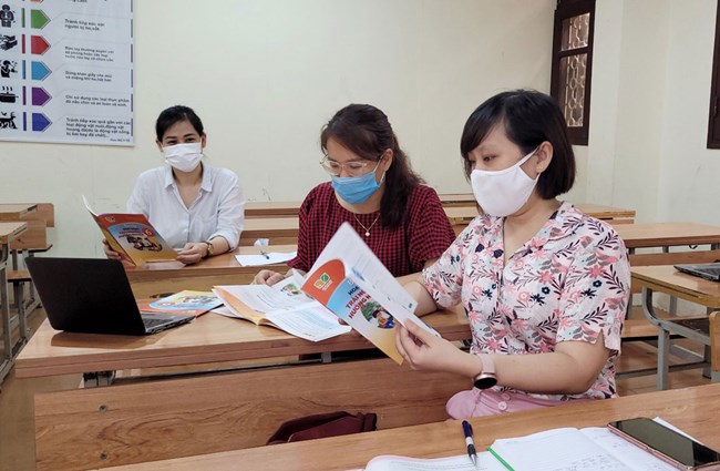 Thầy cô dạy học trong mùa dịch: Cùng vượt qua khó khăn, áp lực 
