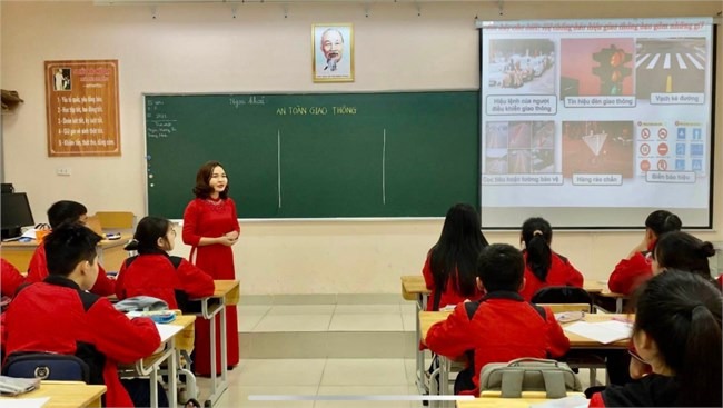 Người truyền cảm xúc thẩm mỹ: Biết yêu thương, sẻ chia từ những giờ văn học 