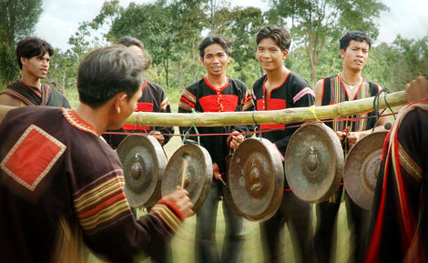 Bộ cồng chiêng của đồng bào Ê đê