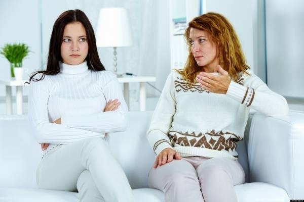 Mẹ và con gái mâu thuẫn có khó giải quyết?