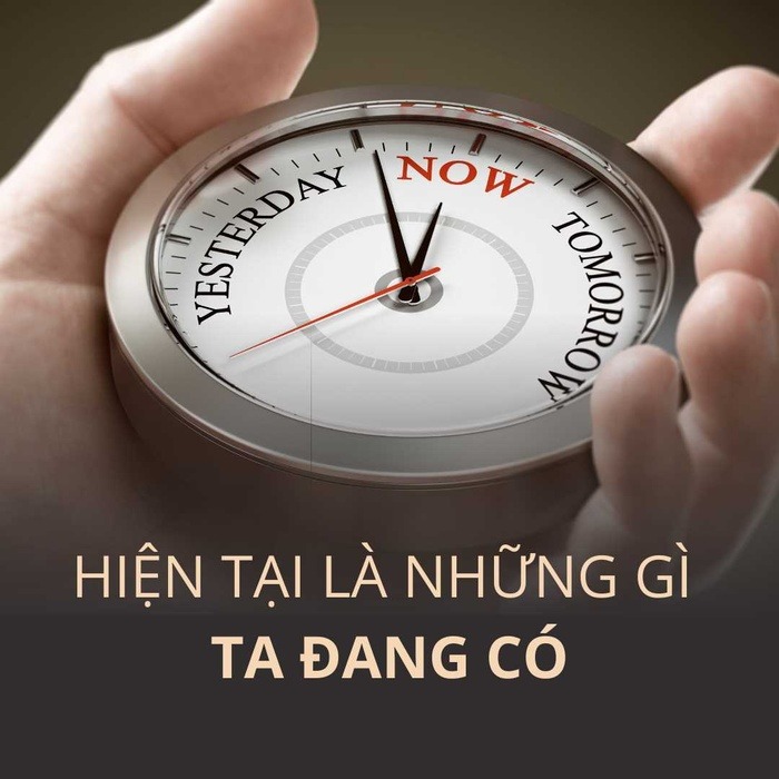 Quá khứ đã qua còn tương lai chưa đến, hãy cứ bước đi và đừng suy nghĩ quá nhiều