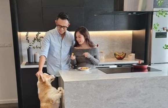 MC Đức Bảo bị soi độ giàu có sau phát ngôn "nghèo khó không sinh con là lương thiện"