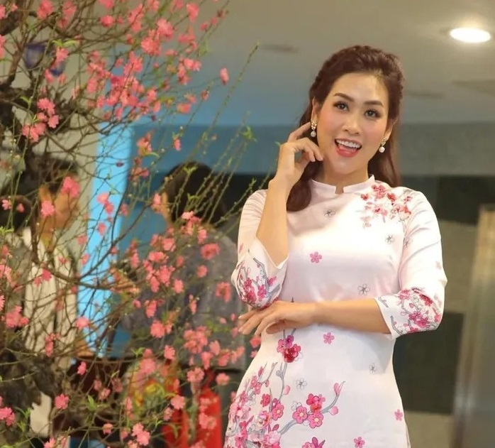 Hà Hương "Nguyệt thảo mai" ngậm ngùi vì trở lại 5 năm nhưng không ai mời đi diễn