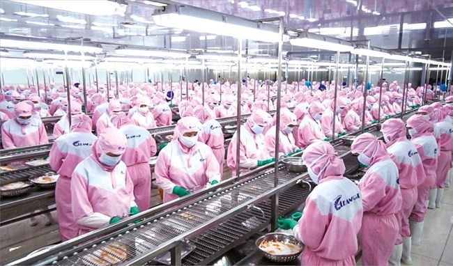 Thúc đẩy tín dụng sản xuất, kinh doanh, tiêu dùng, khách hàng hưởng lợi