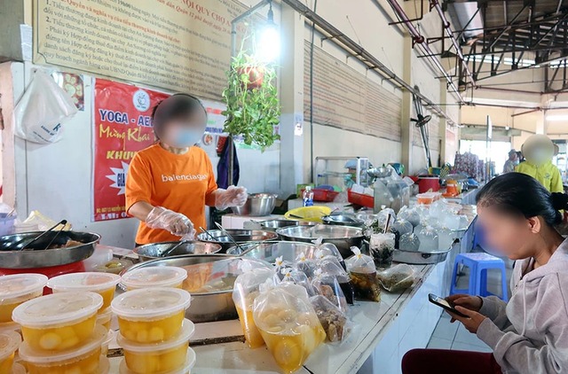 Nỗi lo an toàn thực phẩm mùa nắng nóng