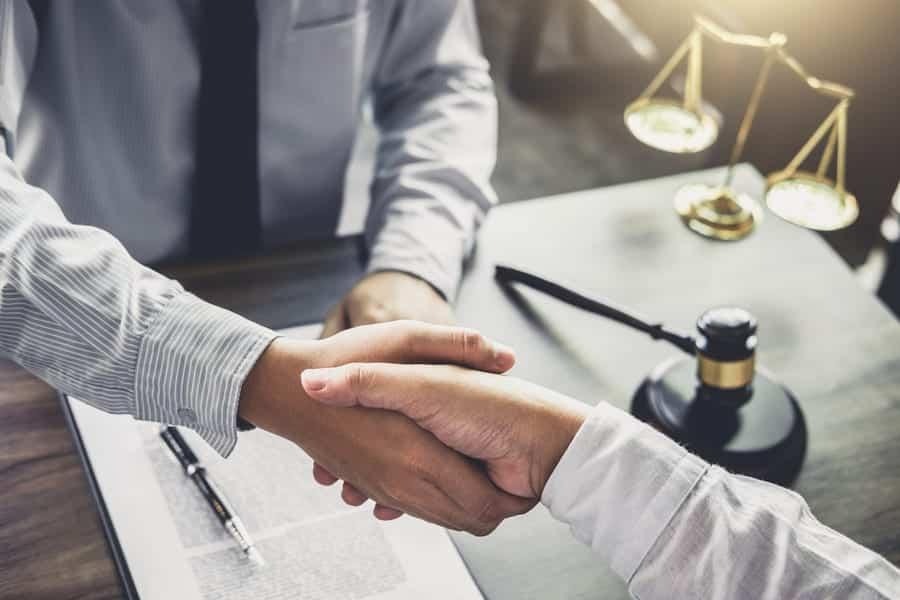 Cách đối nhân xử thế và cách giao tiếp trong môi trường công sở