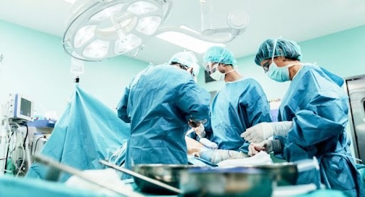 Tiếng gõ cửa buổi mờ sương: Tình yêu, khát vọng sống