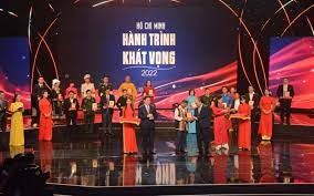 Chương trình “Hồ Chí Minh - Hành trình khát vọng 2022” – Tôn vinh các gương điển hình tiêu biểu toàn quốc