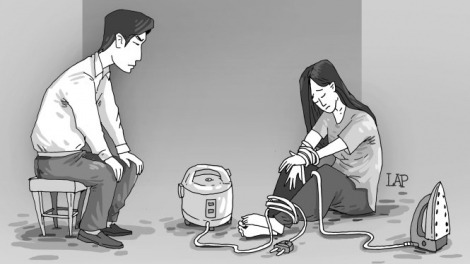Bị chồng coi thường, có nên cắn răng chịu đựng?