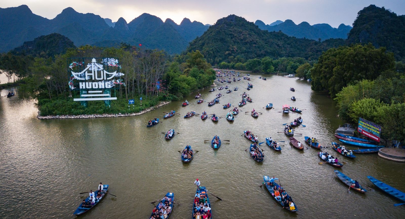 Lễ hội chùa Hương - Hành trình về miền đất Phật của du khách thập phương