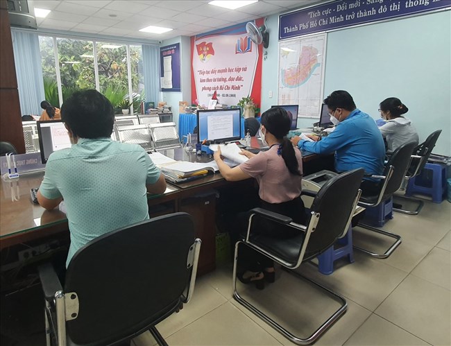 Giải pháp nào khắc phục tình trạng cán bộ công chức, viên chức xin nghỉ việc?