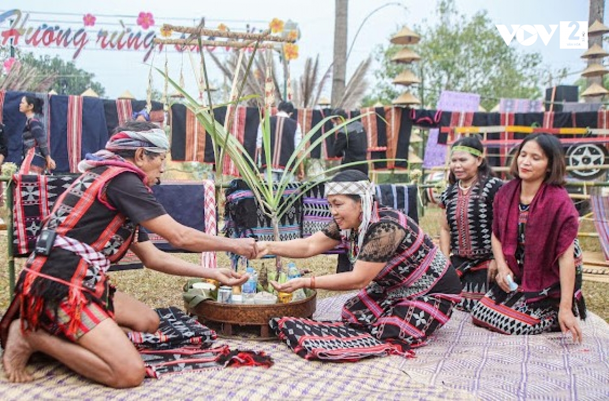 Cúng dâng tấm Zèng – Nét văn hoá đặc sắc của người Tà Ôi