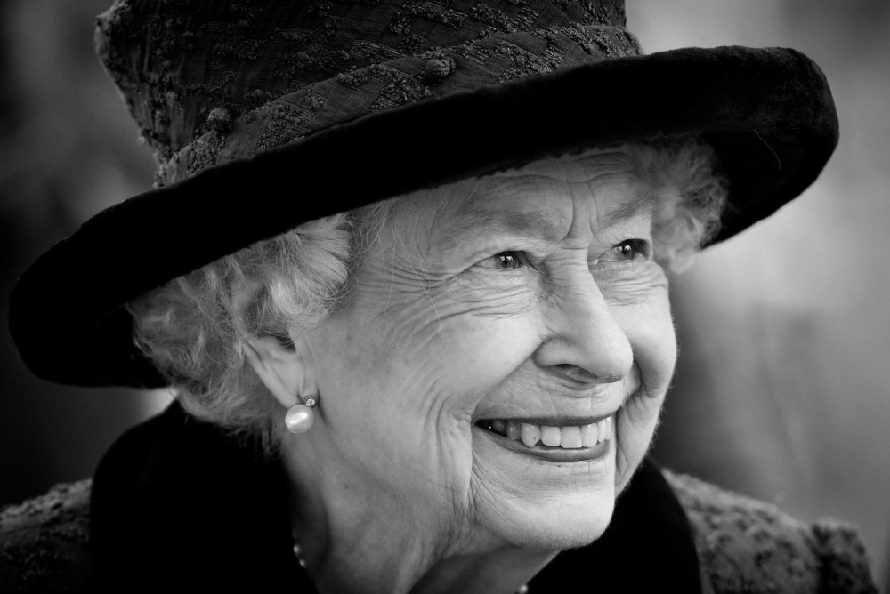 Biểu tượng Hoàng gia Anh thay đổi như thế nào khi Nữ hoàng Anh Elizabeth II qua đời