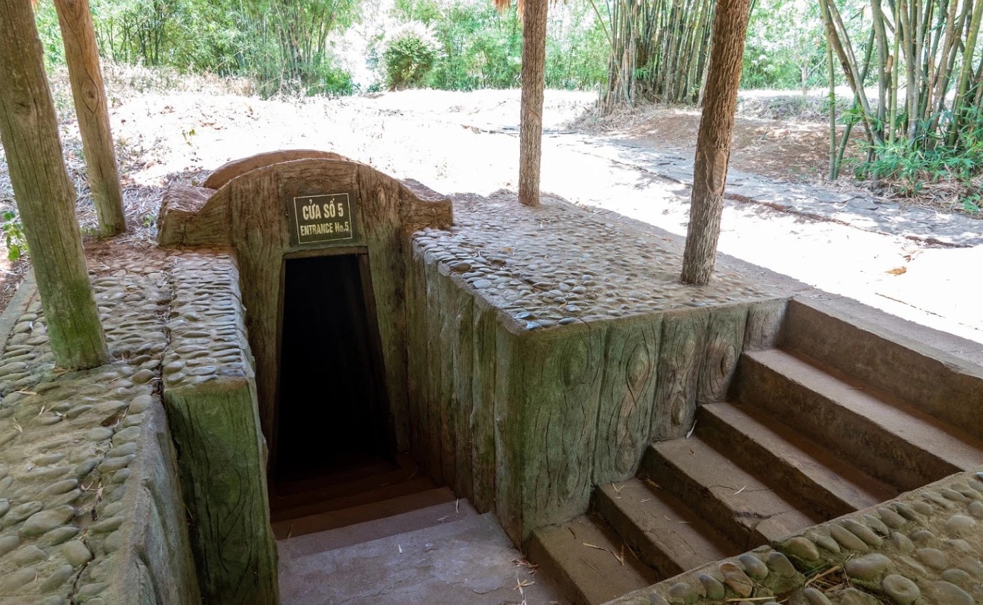 Địa đạo Củ Chi - Thành phố trong lòng đất