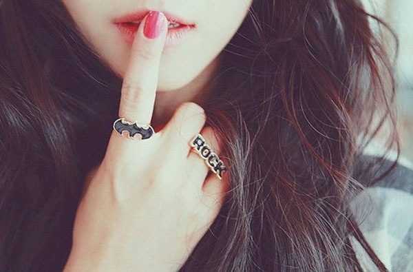 Người thông minh nghe 3 điều này chỉ im lặng, kẻ tọc mạch nêu ý kiến rồi rước họa vào thân