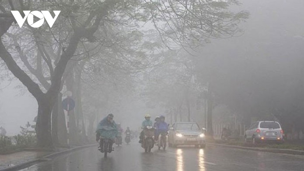 Dự báo thời tiết ngày 13/4: Bắc Bộ tiếp tục nồm ẩm, Nam Bộ trời nóng