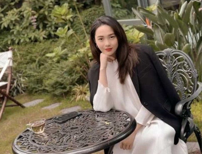 Minh Hằng chứng minh mẹ bầu "chanh sả" nhất nhì Vbiz, nhìn phong thái mà ngưỡng mộ