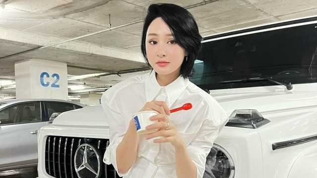 Nghi vấn Hiền Hồ rao bán xe G63 sau drama tình ái chấn động