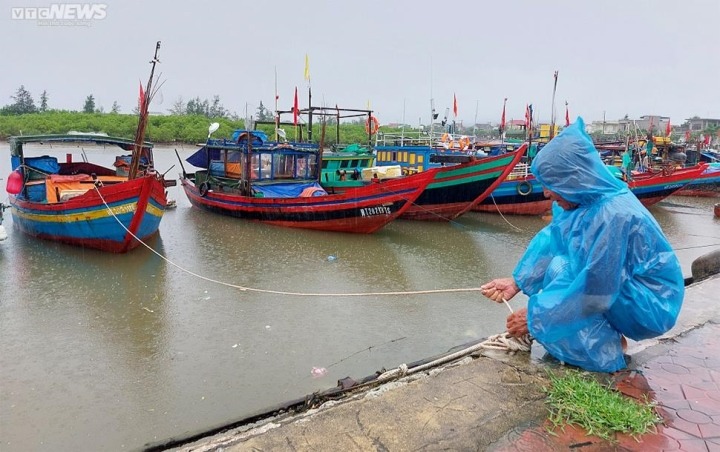 Dự báo thời tiết ngày 25/9:  Hà Nội mưa dông, đề phòng lốc, sét và gió giật mạnh
