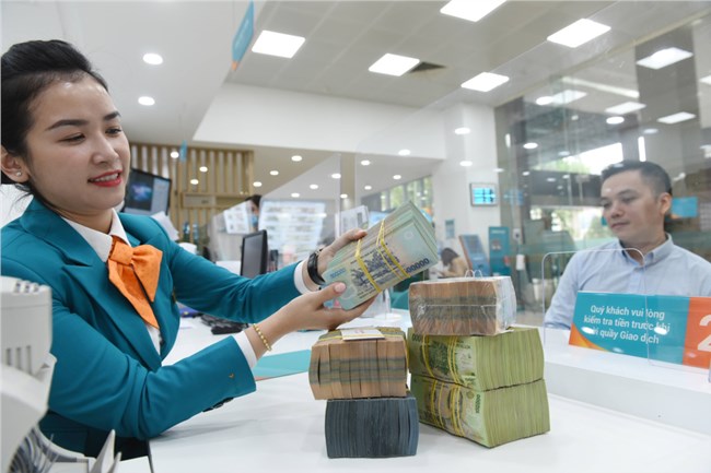 Sau 2 lần giảm lãi suất điều hành từ đầu năm đến nay, Ngân hàng Nhà nước sẽ tiếp tục điều hành chính sách tiền tệ linh hoạt, hợp lý đảm bảo mục tiêu kiểm soát lạm phát