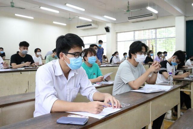 Tạm dừng tăng học phí bậc Đại học và câu chuyện áp lực chất lượng giáo dục Đại học