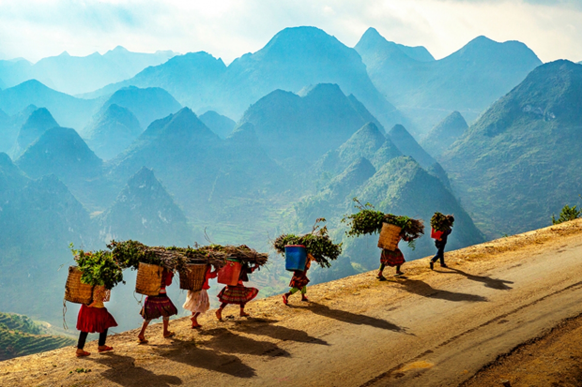 Làng văn hóa du lịch Lũng Cẩm - Bức tranh "sơn thủy hữu tình" đầy thơ mộng