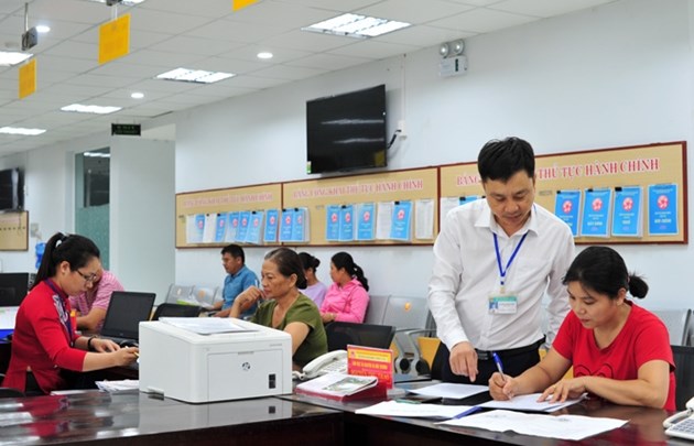 Thủ tướng Chính phủ yêu cầu các bộ, ngành, địa phương tập trung chuyển đổi thủ tục hành chính, dịch vụ công từ phương thức truyền thống sang môi trường điện tử 