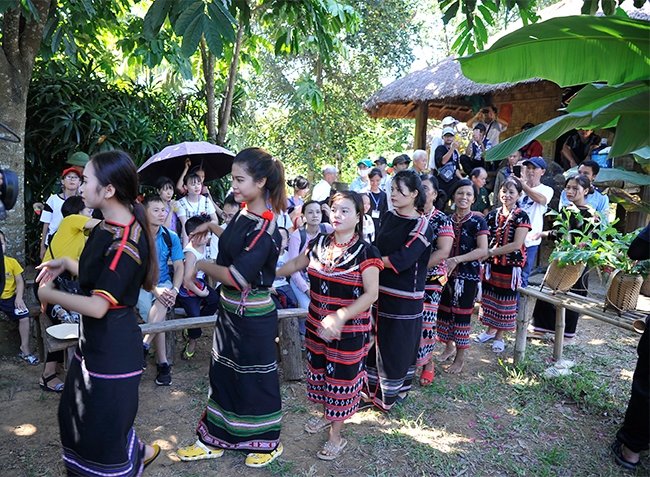 Lễ báo hiếu độc đáo của người Raglai