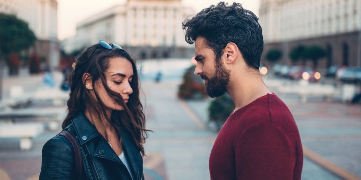 Mọi sự thay lòng đổi dạ của người đàn ông thường bắt đầu từ 4 biểu hiện này
