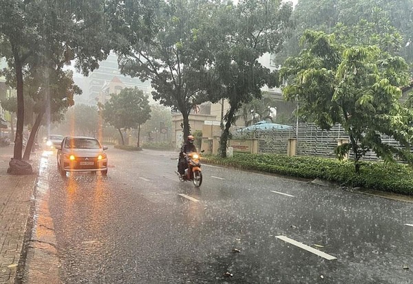 Dự báo thời tiết ngày 8/8: Mưa dông kèm mưa lớn cục bộ ở Bắc Bộ vẫn còn kéo dài