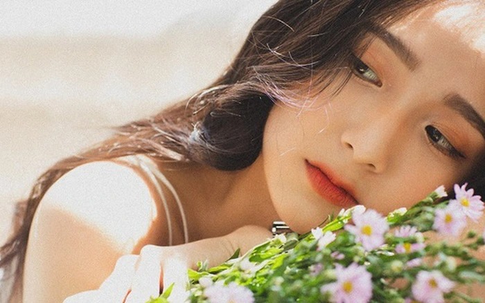 Kết nối yêu thương: Lối đi về mình em lặng thầm
