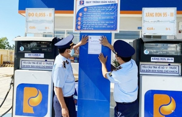 Bộ Công Thương yêu cầu giám sát, xử lý vi phạm và ký cam kết với doanh nghiệp kinh doanh xăng dầu